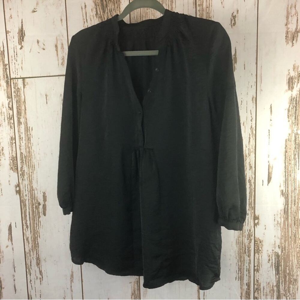 Blouse from Target, no size tag. Similar to a L/XL. In excellent condition!